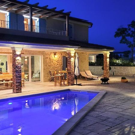 Villa Alara - Charming Villa With Heated Swimming Pool Milohnici Екстериор снимка