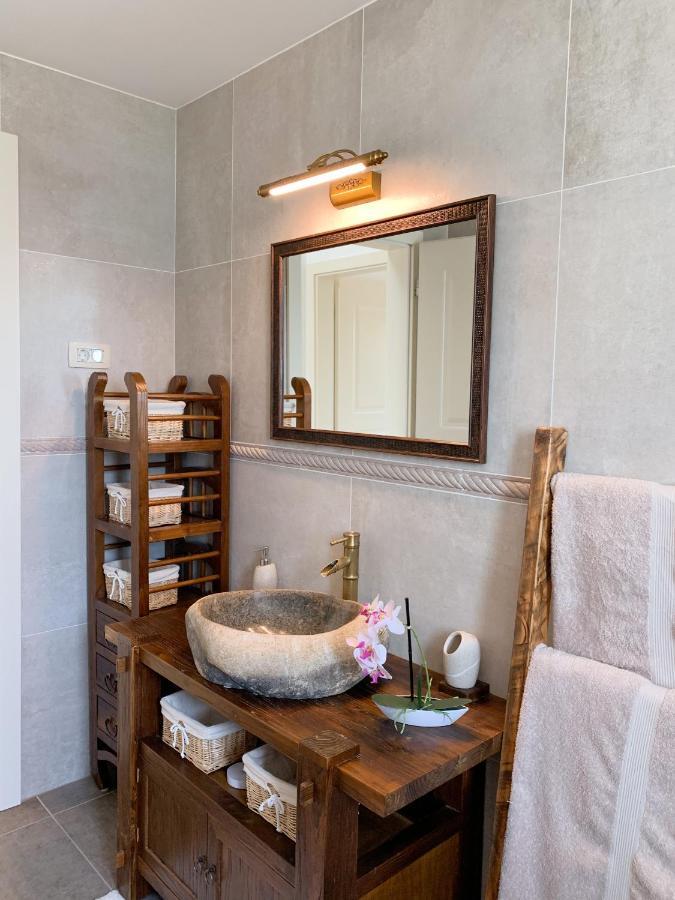 Villa Alara - Charming Villa With Heated Swimming Pool Milohnici Екстериор снимка