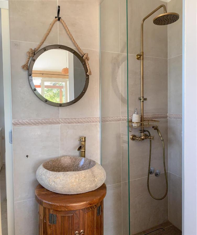 Villa Alara - Charming Villa With Heated Swimming Pool Milohnici Екстериор снимка