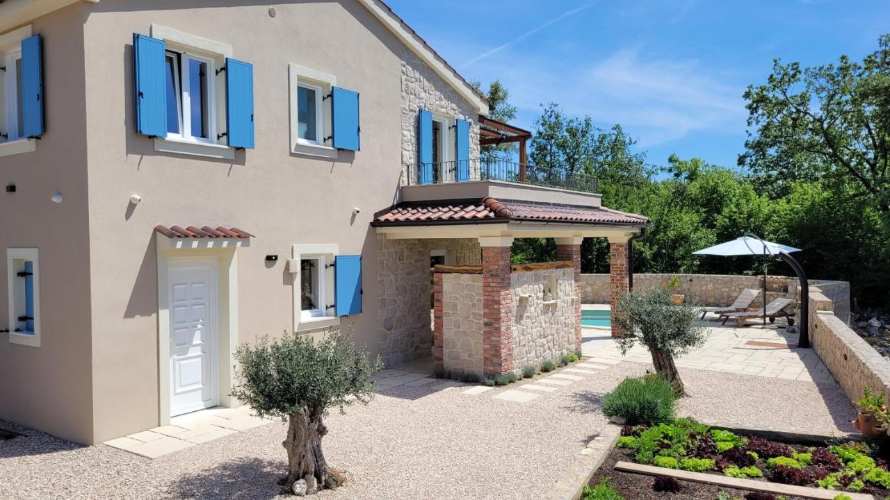 Villa Alara - Charming Villa With Heated Swimming Pool Milohnici Екстериор снимка