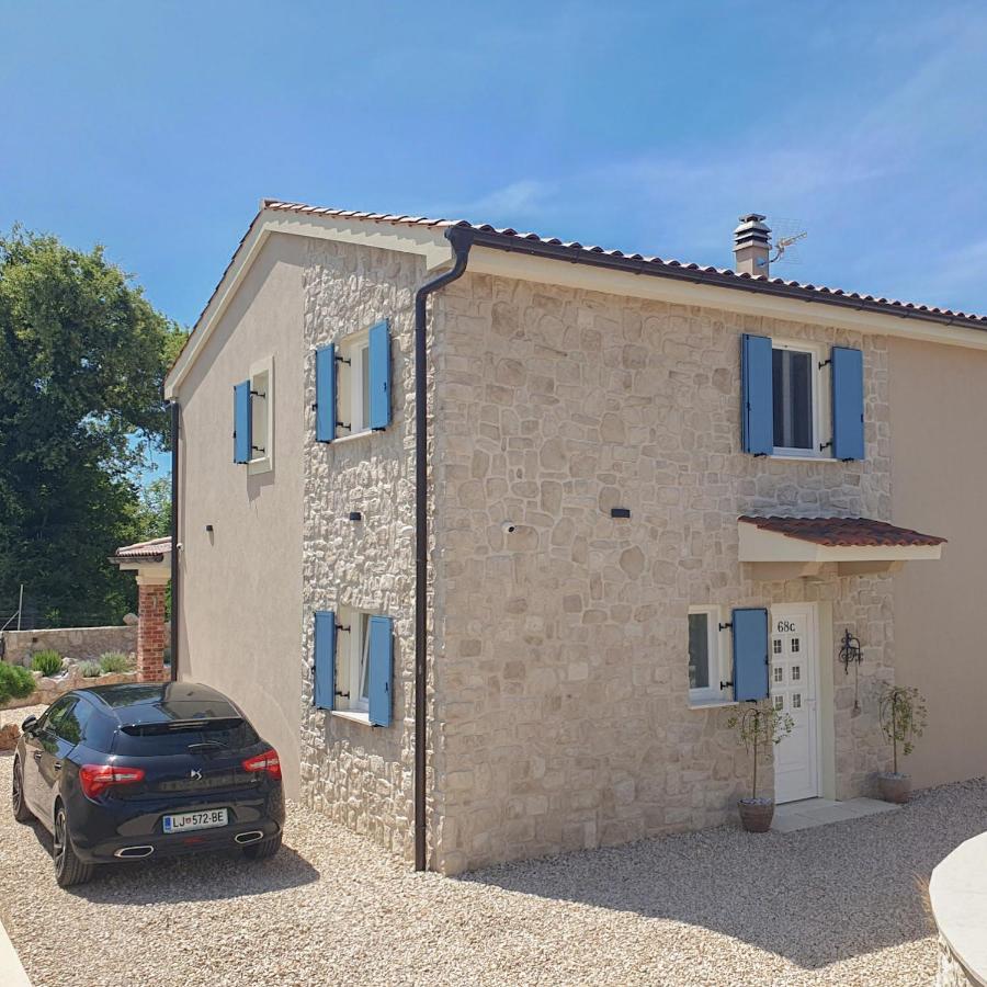 Villa Alara - Charming Villa With Heated Swimming Pool Milohnici Екстериор снимка